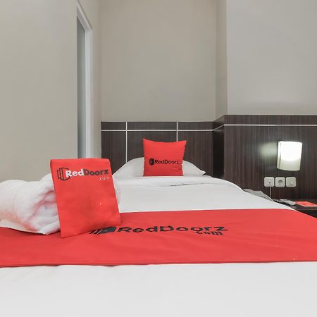 Reddoorz Plus @ Thamrin Jakarta Luaran gambar