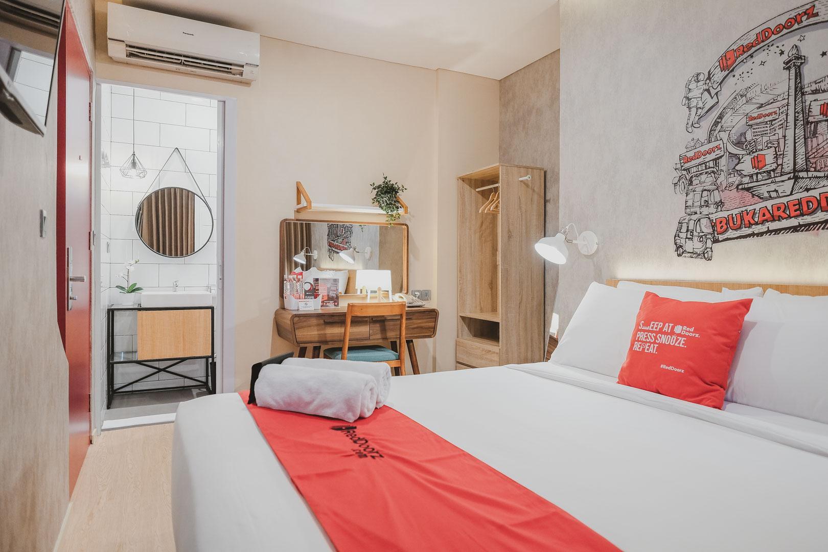 Reddoorz Plus @ Thamrin Jakarta Luaran gambar