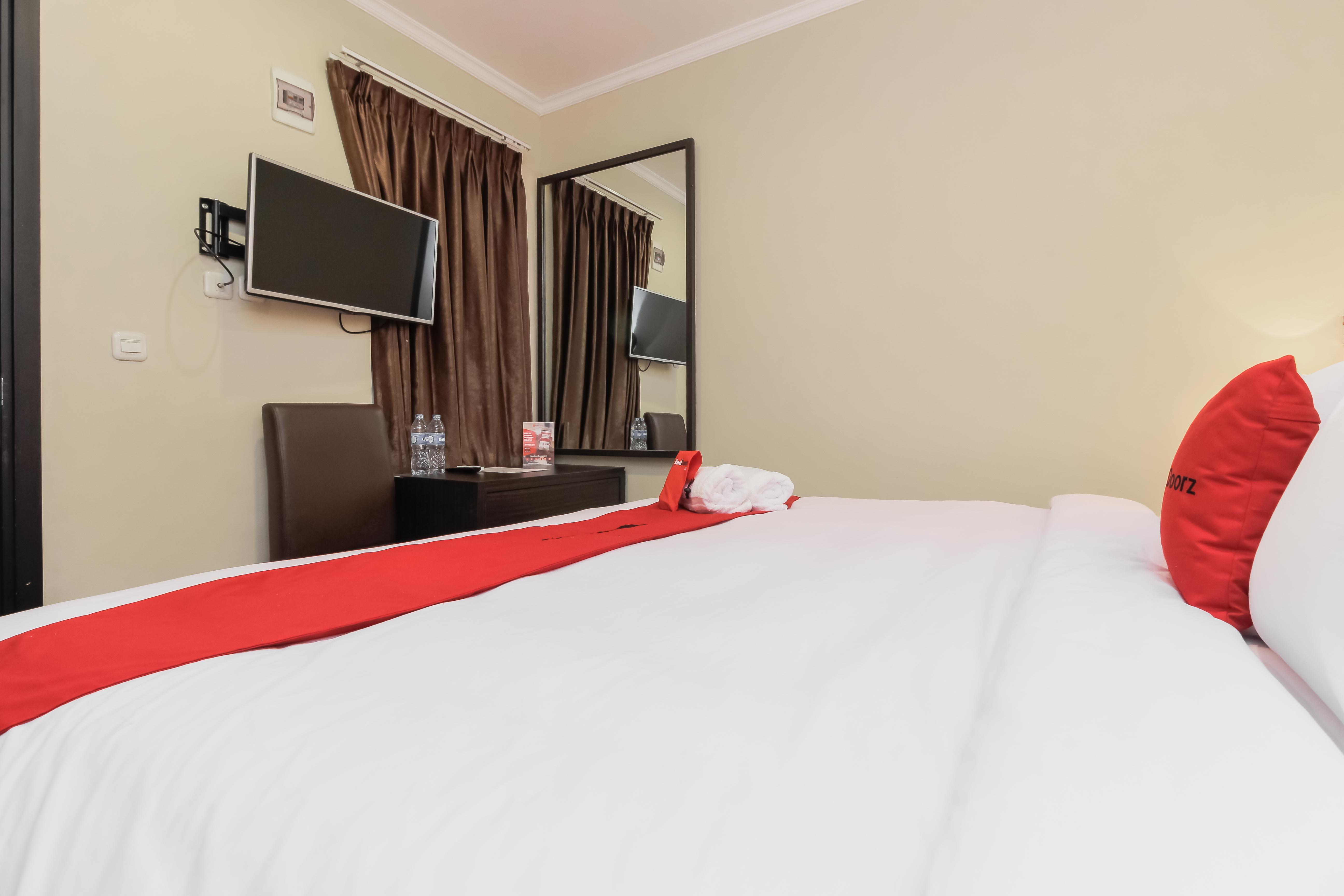 Reddoorz Plus @ Thamrin Jakarta Luaran gambar