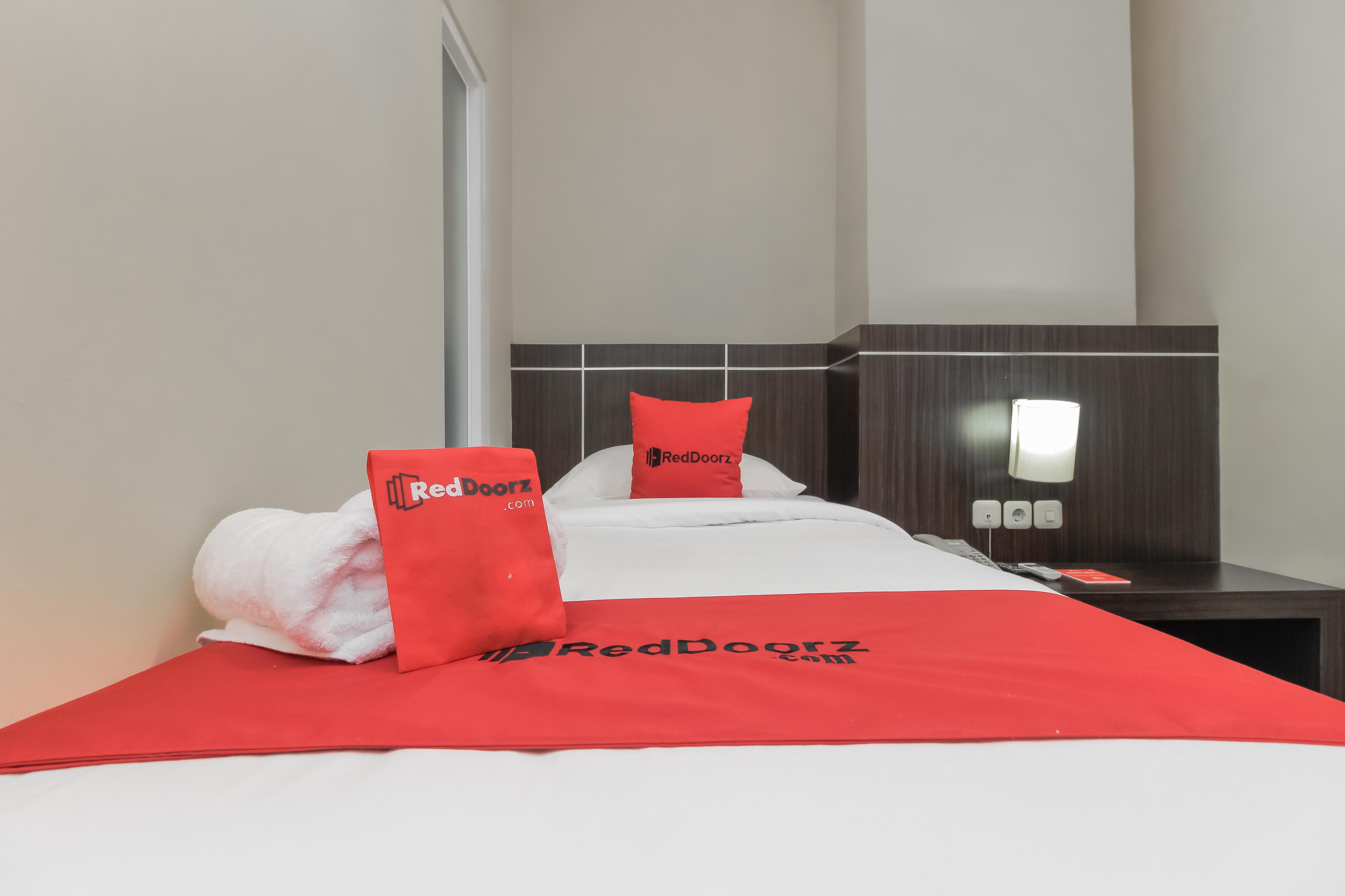Reddoorz Plus @ Thamrin Jakarta Luaran gambar