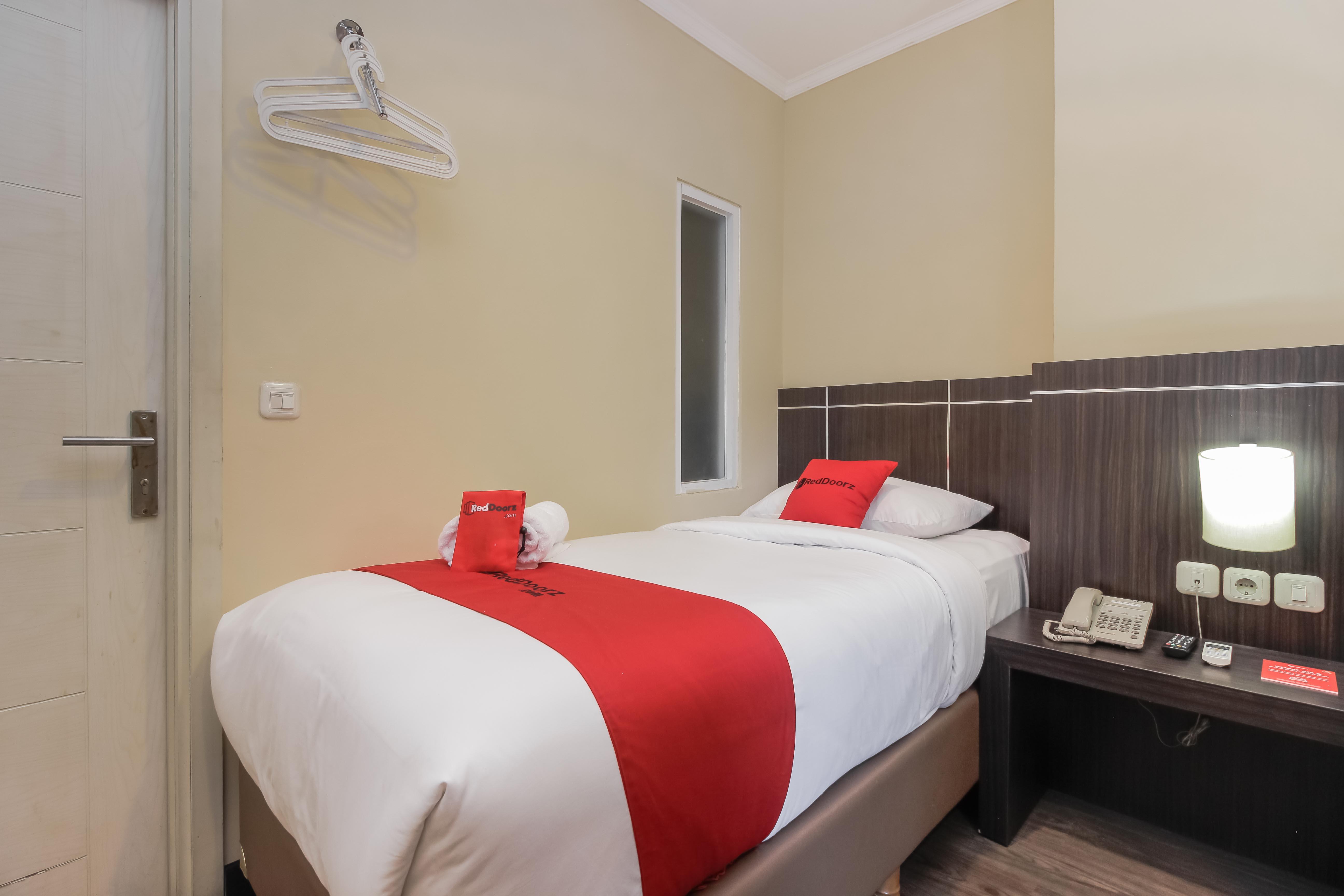 Reddoorz Plus @ Thamrin Jakarta Luaran gambar