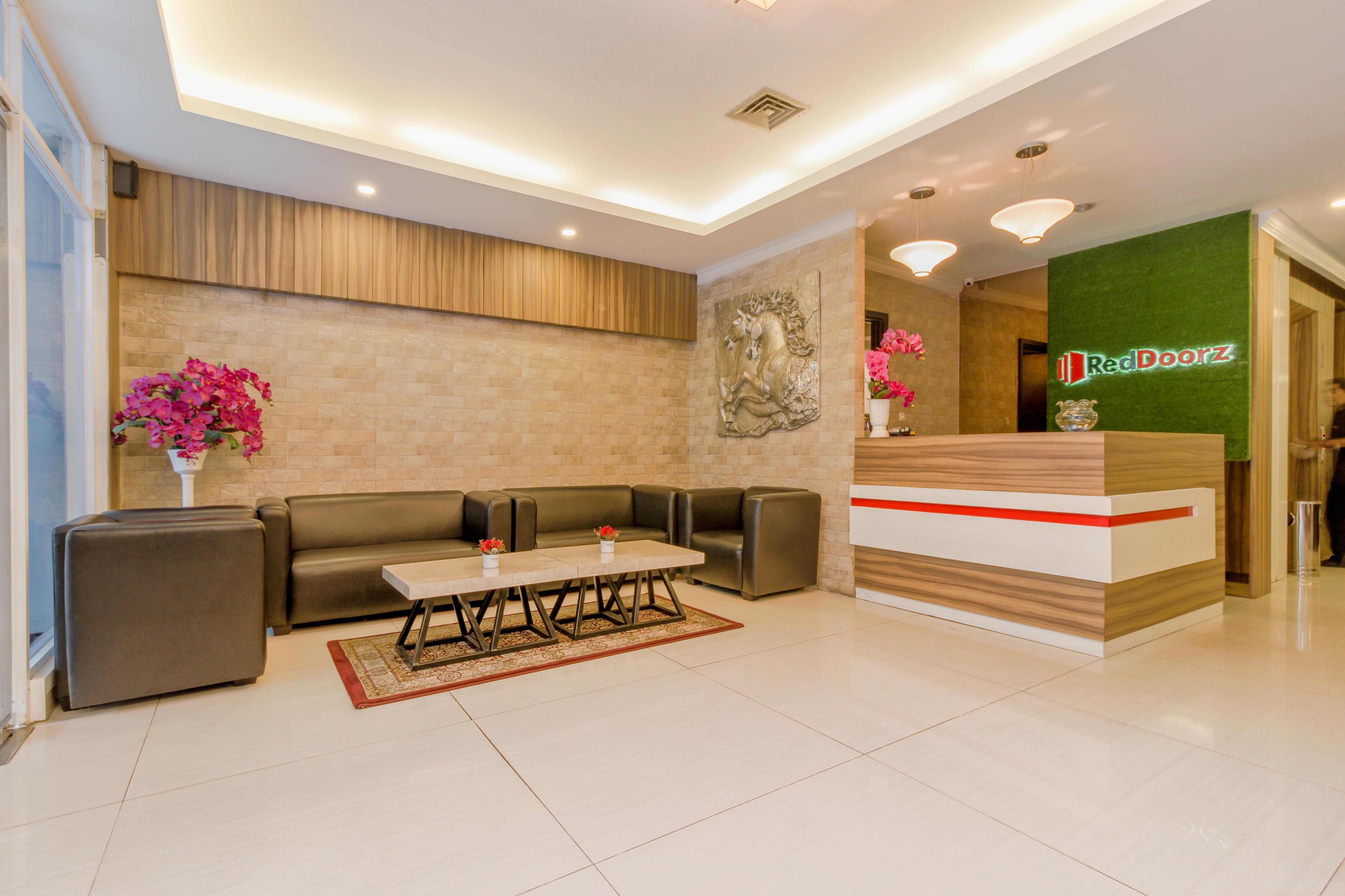 Reddoorz Plus @ Thamrin Jakarta Luaran gambar