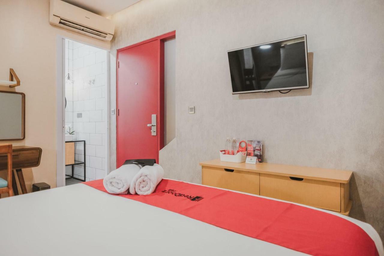 Reddoorz Plus @ Thamrin Jakarta Luaran gambar