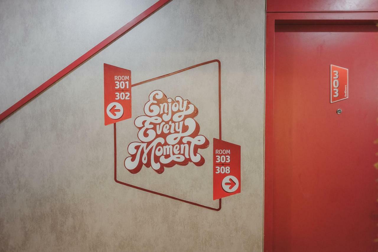 Reddoorz Plus @ Thamrin Jakarta Luaran gambar