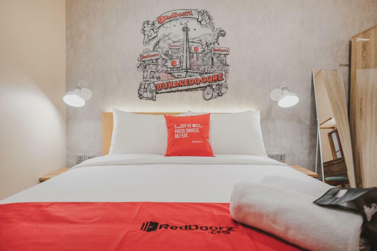 Reddoorz Plus @ Thamrin Jakarta Luaran gambar