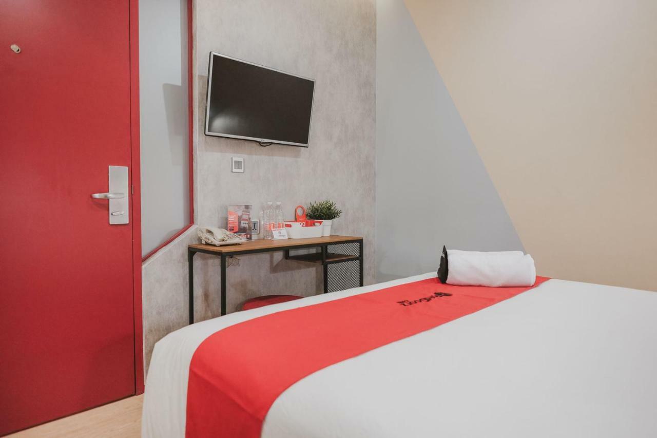 Reddoorz Plus @ Thamrin Jakarta Luaran gambar