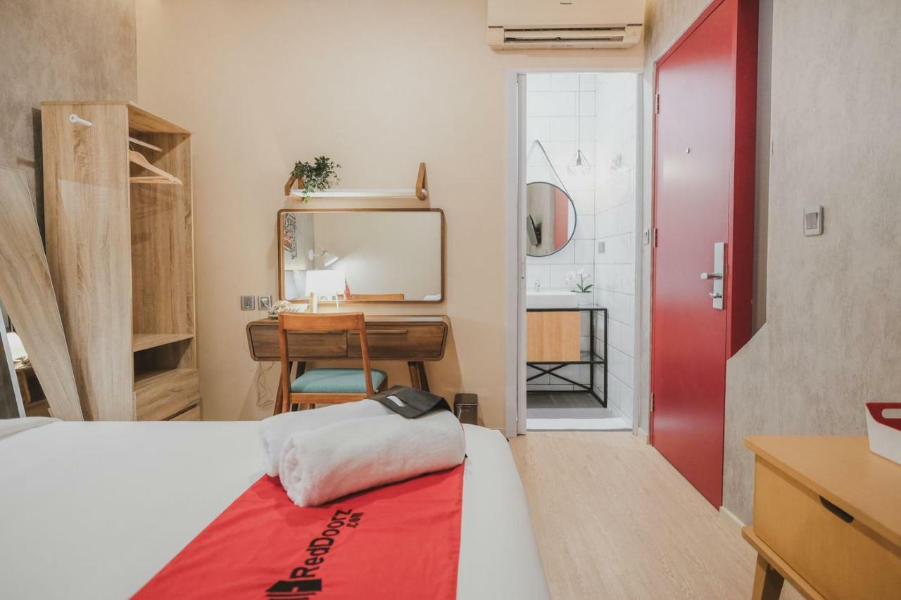 Reddoorz Plus @ Thamrin Jakarta Luaran gambar