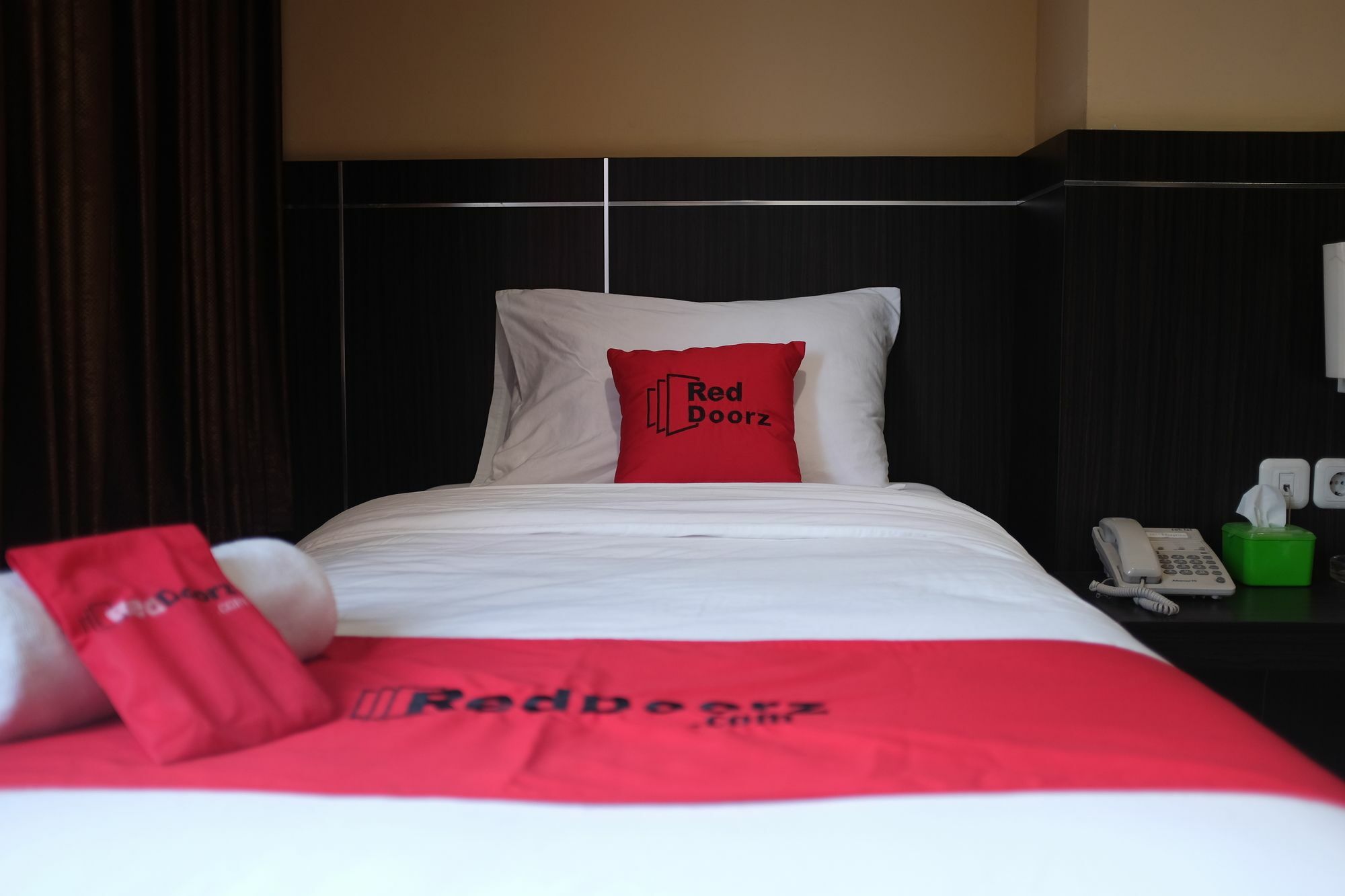Reddoorz Plus @ Thamrin Jakarta Luaran gambar